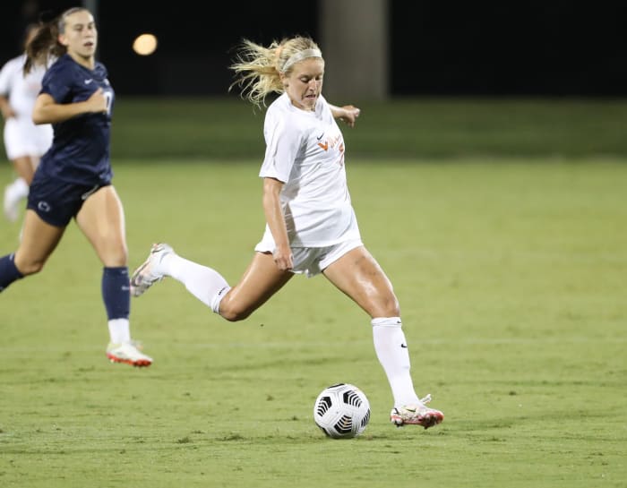 No. 2 Virginia Cavaliers Women's Soccer Defeats Boston College 3-0 