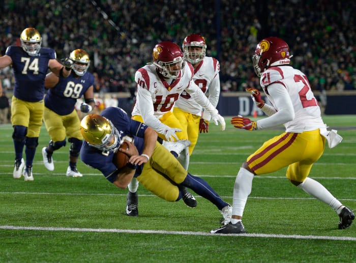 USC vs. Notre Dame Rivalry History - Sports Illustrated USC Trojans ...