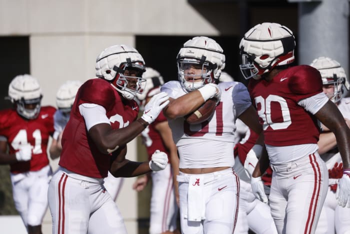 Cameron Latu, Alabama practice, October 19, 2021