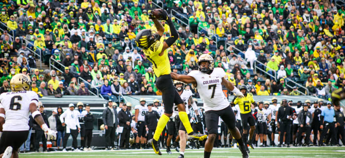 Three Oregon Ducks Football Players That Will Benefit Most From Kenny