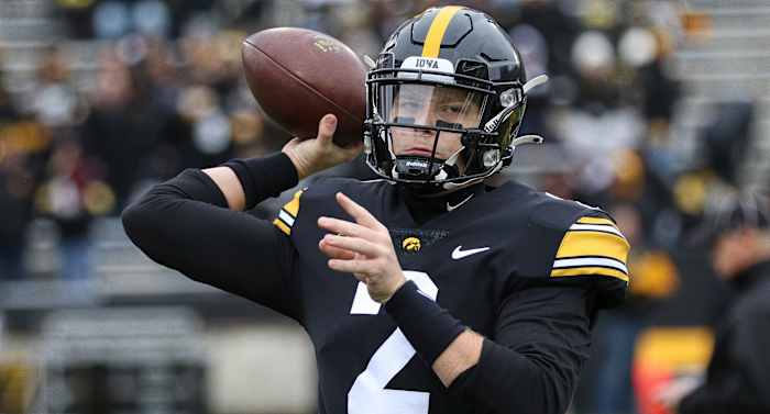 Deuce Hogan Enters Transfer Portal - Sports Illustrated Iowa Hawkeyes ...