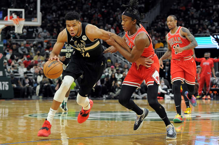 Here's What Giannis Antetokounmpo Tweeted After The Bucks Beat The ...