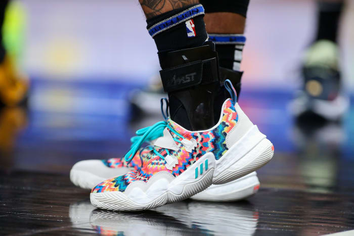 Trae Young Debuts Colorway New Adidas Shoe - Sports Illustrated Atlanta ...