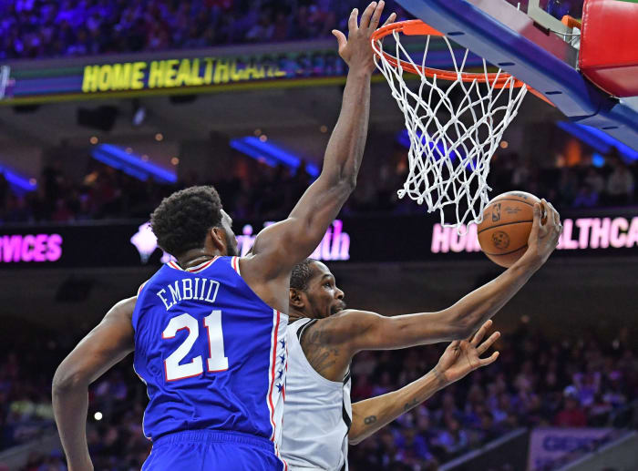 WATCH: Kevin Durant's Incredible Layup On Joel Embiid - Fastbreak On ...