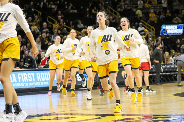 Iowa Women's Season Tickets Sold Out - Sports Illustrated Iowa Hawkeyes ...