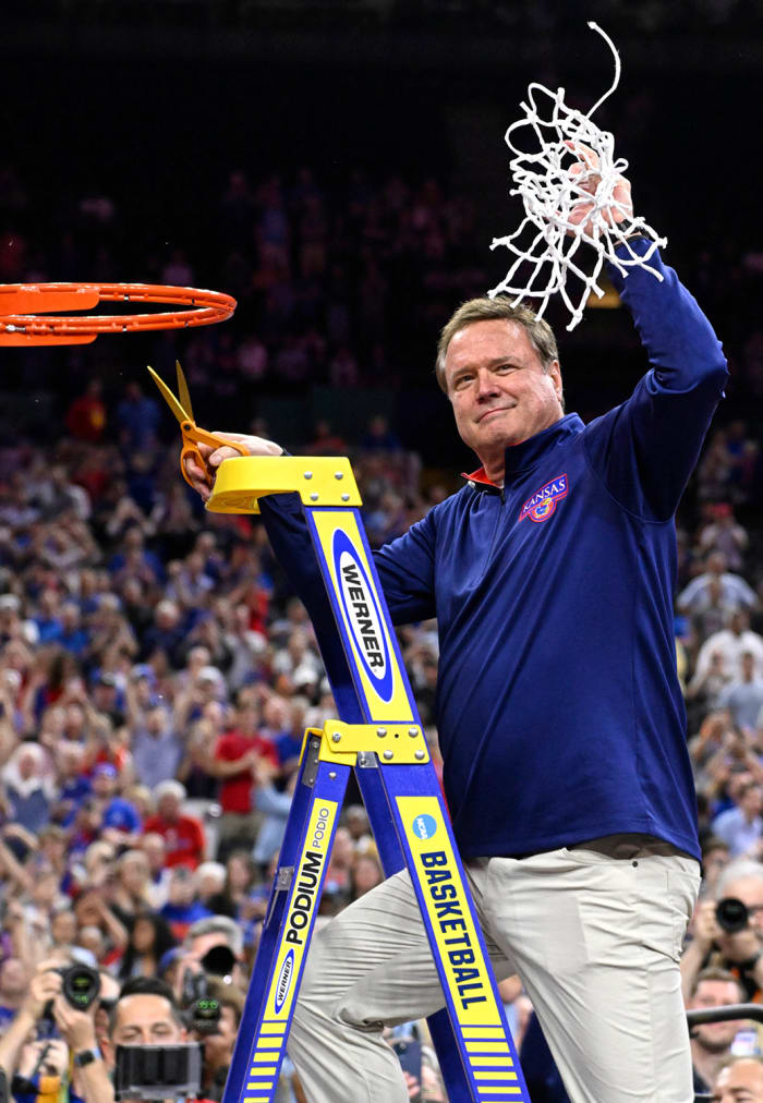 Kansas Jayhawks win 2022 national championship amid controversies ...