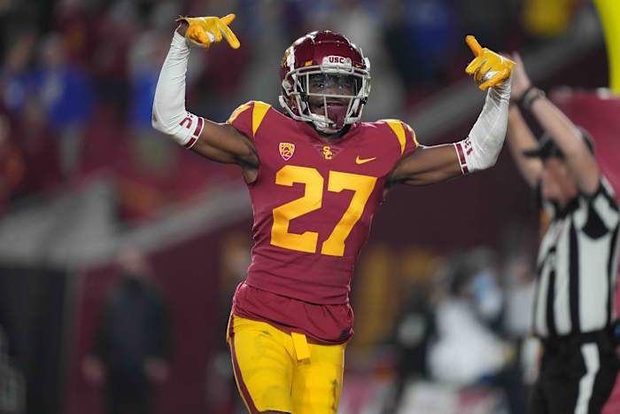 Calen Bullock Talks Goals For Spring, New USC Coaching Staff - Sports ...