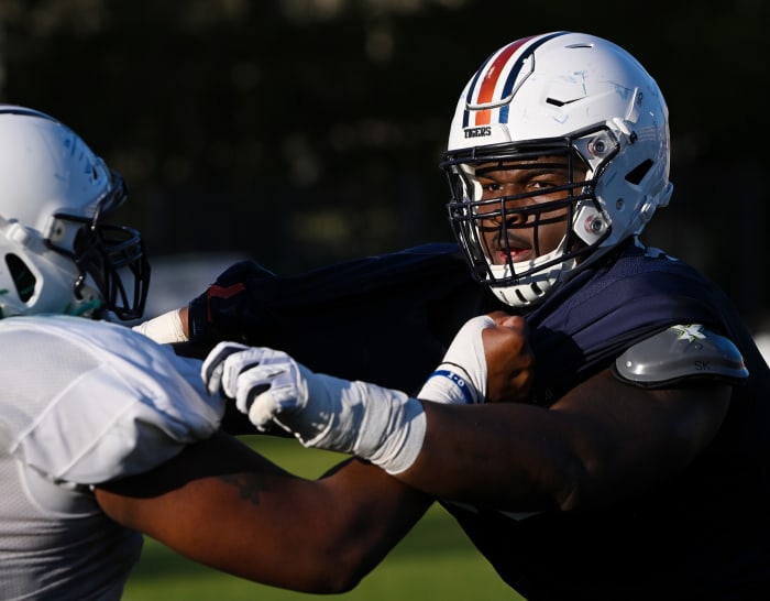 Jayson JonesAuburn FB practice on Monday. April 4, 2022 in Auburn, Ala.