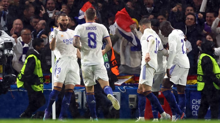 Karim Benzema réussit un triplé pour le Real Madrid à Chelsea