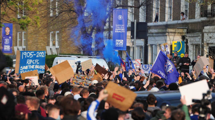 Aficionados del Chelsea protestan contra la Premier League en 2021