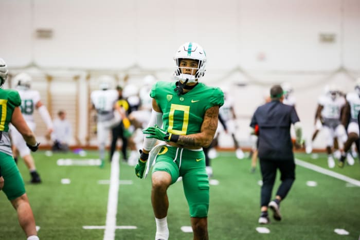 Christian Gonzalez Headlines Young But Talented Group Of Oregon Ducks ...