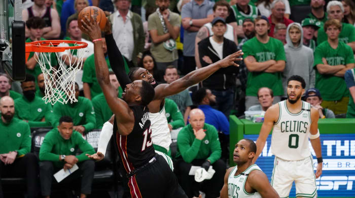 Bam Adebayo jouant pour le Heat dans le match 3 contre les Celtics.