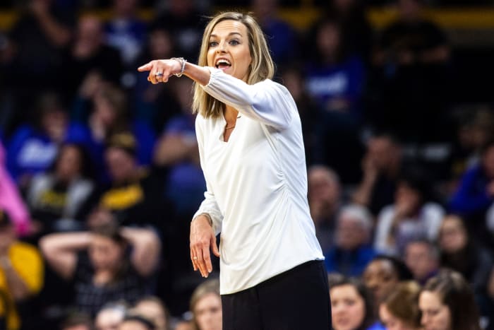 Oklahoma Announces New Women's Coach - Sports Illustrated Oklahoma ...