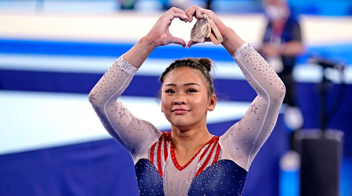 Olympic pressure in Tokyo: Suni Lee wins gold in Biles absence - Sports ...