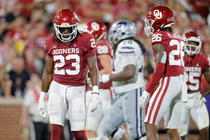 Oklahoma LB DaShaun White Enjoying the 'Little Moments' in Last Ride ...