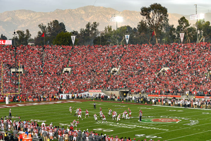 A wide view of the 2017 Rose Bowl