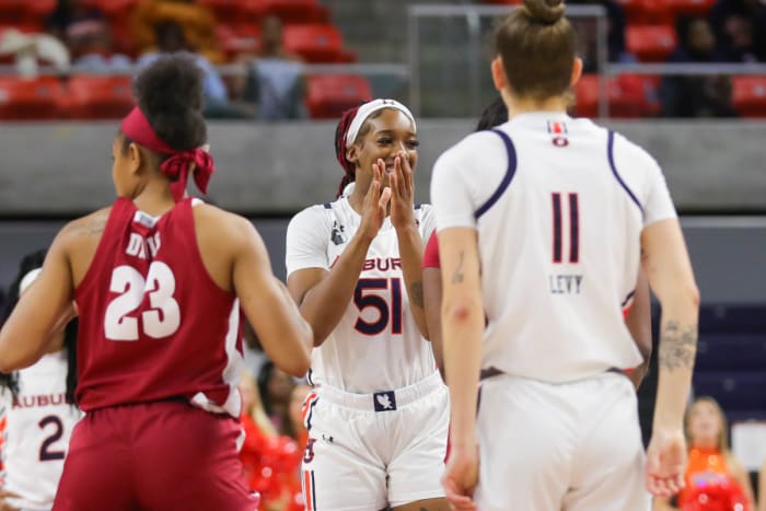 Precious Johnson (51) and Romi Levy (11) vs. Alabama, Jan. 8, 2023