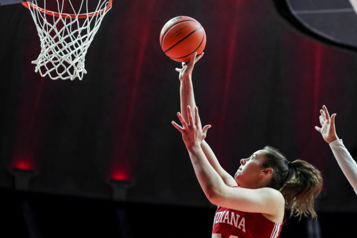 Mackenzie Holmes added a career-high double-double with 30 points and 10 rebounds in the Hoosiers' 83-72 victory over Illinois on Wednesday, Jan. 18 at the State Farm Center in Champaign, Illinois. Got 6 steals.