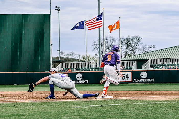 Clemson Baseball Opens Acc Play With A Split Doubleheader Sports