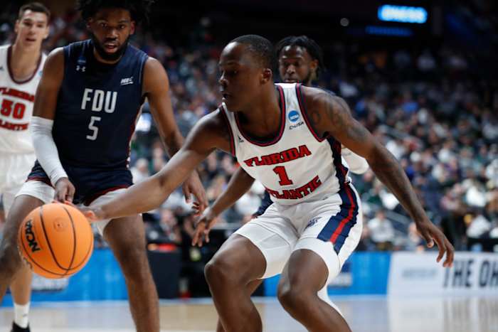 Florida Atlantic Basketball Defeats Fairleigh Dickinson - Sports ...