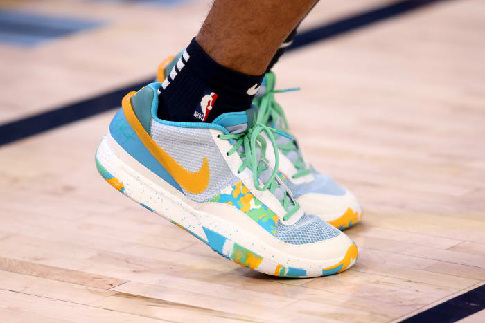 Ja Morant Debuts New Nike Ja 1 Colorway in First Game Back - Sports ...