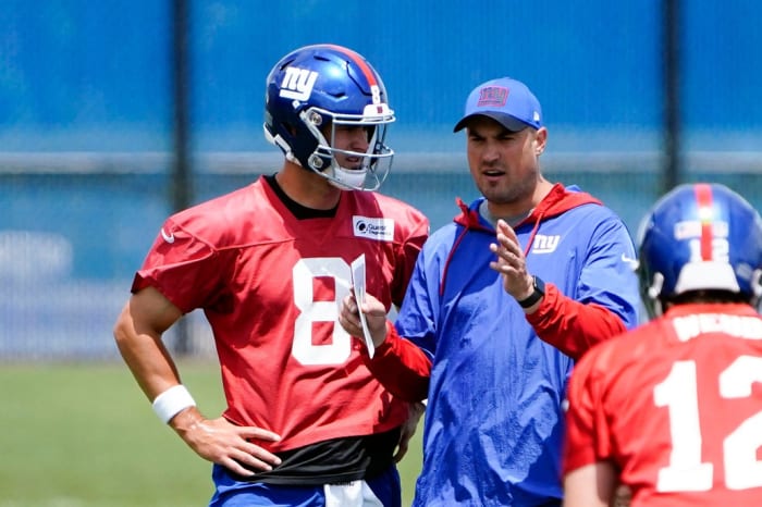 Giants Oc Mike Kafka Sees A Lot Of Growth In Qb Daniel Jones - Sports 