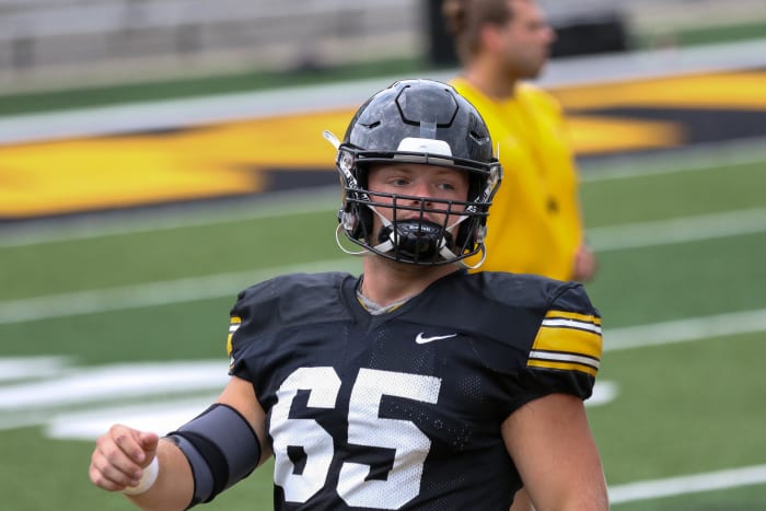 Logan Jones Following Familiar Path - Sports Illustrated Iowa Hawkeyes ...