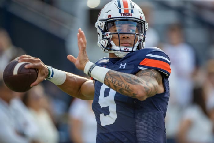 Auburn quarterback Robby Ashford attempts a pass pregame before Auburn vs Mercer.