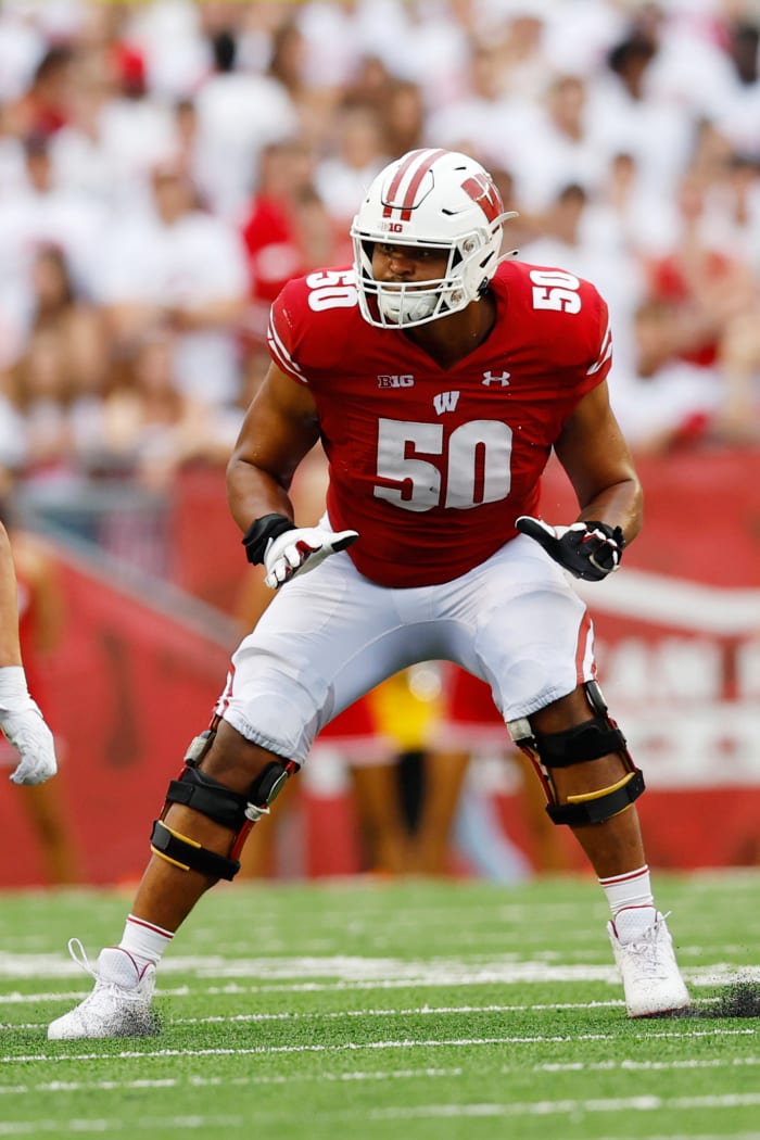 Wisconsin right tackle Logan brown pass-blocking against Washington State.