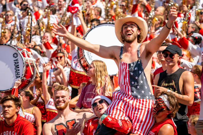 Fans 2022 Nebraska vs Oklahoma football USATSI_19064270