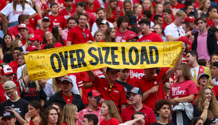 Fans 2022 Nebraska vs Oklahoma football USATSI_19062260