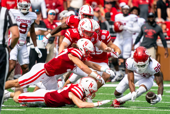 Loose ball punt 2022 Nebraska vs Oklahoma football USATSI_19063172