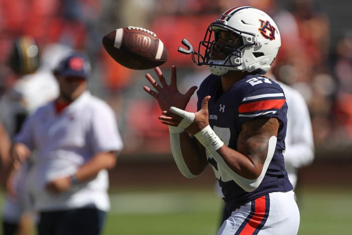 Jarquez Hunter in warmups vs Missouri.