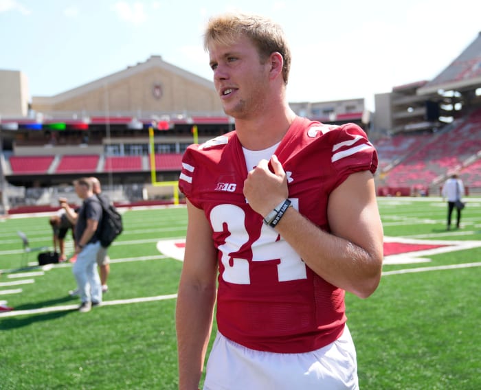 how-wisconsin-freshman-hunter-wohler-has-quickly-gained-the-respect-of