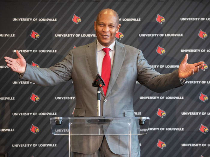 Kenny Payne at his introductory presser in Louisville