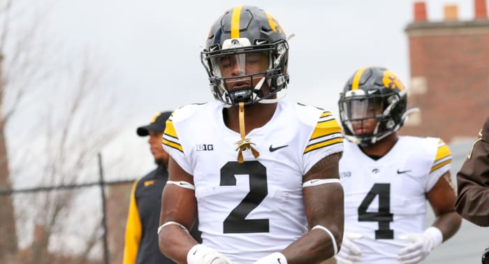 Kaleb Johnson Snags Pair Of B1G Weekly Awards - Sports Illustrated Iowa ...