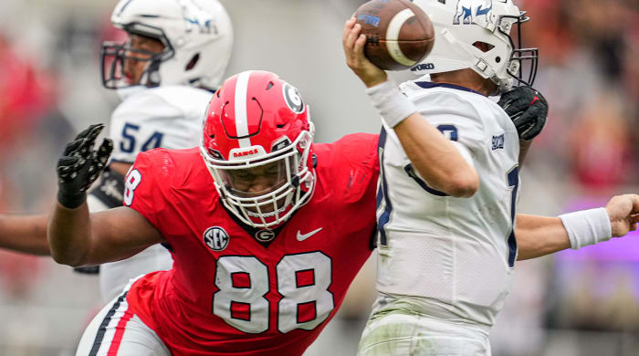 Georgia lineman Jalen Carter hits Samford quarterback Michael Hiers.