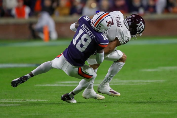 Nehemiah Pritchett makes a tackle vs Texas A&M.