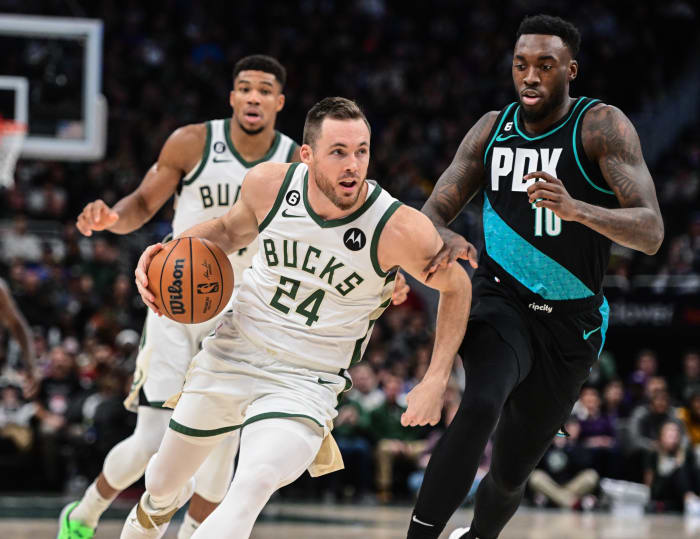 Reviewing Pat Connaughton's quiet return to the lineup - Sports ...