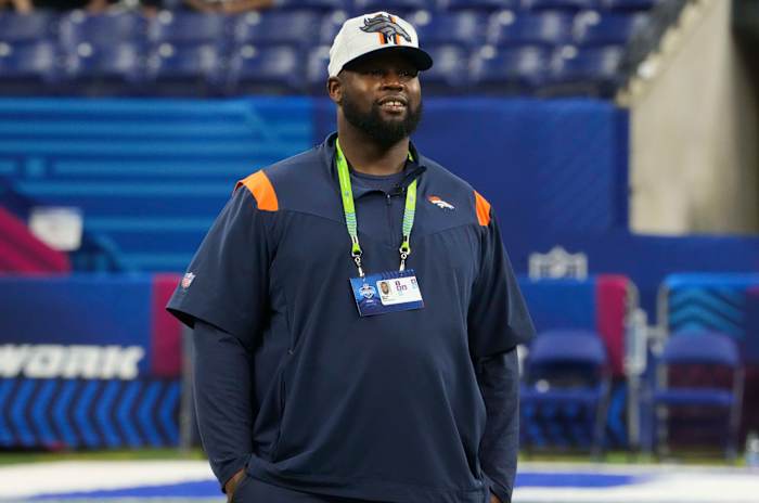 Vikings hire Marcus Dixon from Broncos as defensive line coach - Sports ...