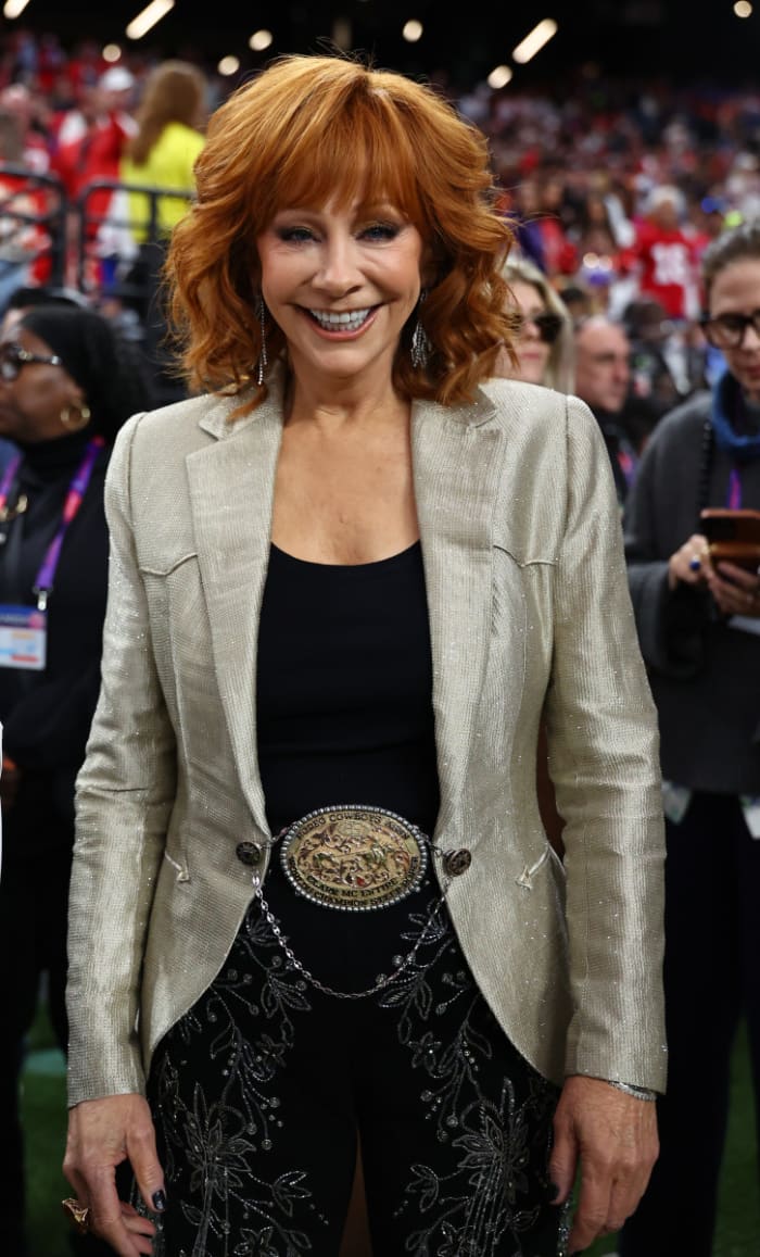 Reba McEntire Performs Riveting National Anthem At Super Bowl - Sports ...