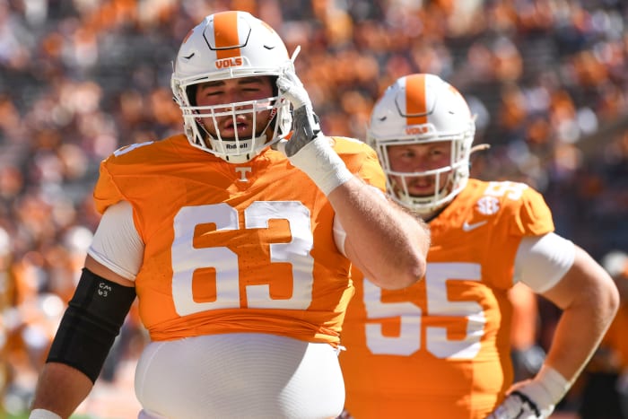 Tennessee Volunteers C Cooper Mays during pregame warmups before a win against UTSA. (Photo by Saul Young of the News Sentinel)