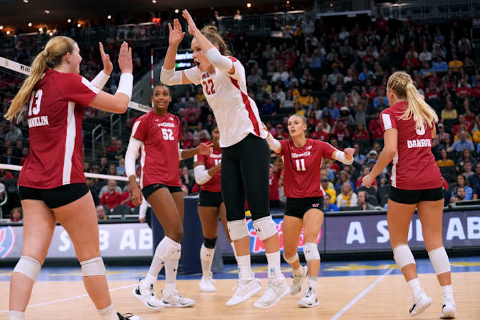 Unbeaten Wisconsin Volleyball Stays Perfect in Big Ten Play - Sports ...