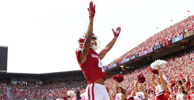 Oklahoma Sooners wide receiver Nick Anderson celebrates a touchdown during a college football game.