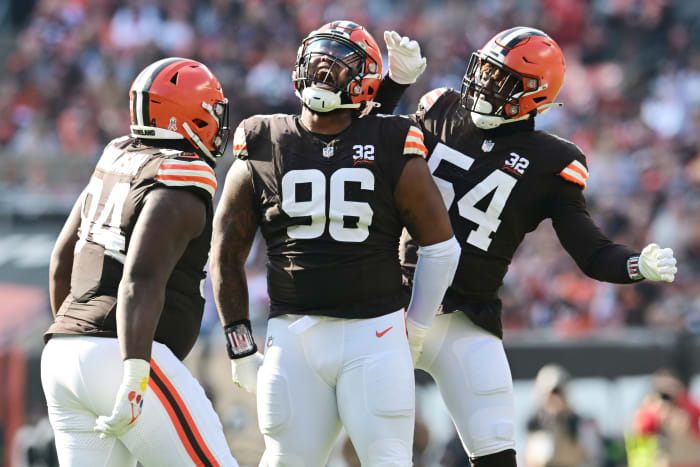 Former Browns Defensive Tackle Jordan Elliot Signs with 49ers - Sports ...