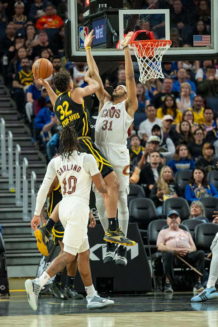 Cavaliers Cash In On Warriors Turnovers, Sweep Regular Season Series ...