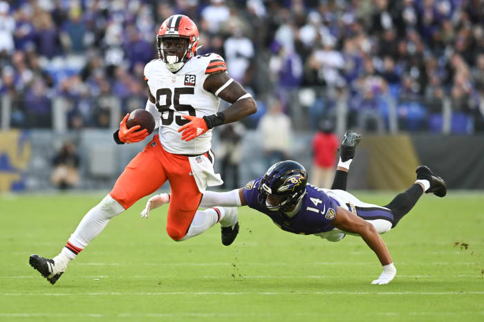 Browns' Tight End David Njoku Having A Career Year - Sports Illustrated ...