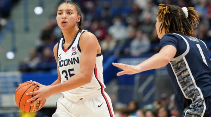 UConn’s Azzi Fudd Out For Season Due To Severe Knee Injury - Sports ...