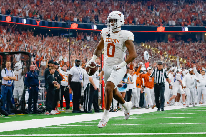 Texas Longhorns TE Ja'Tavion Sanders Declares For 2024 NFL Draft ...