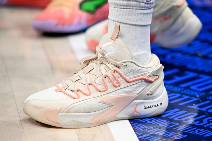 Luka Doncic Honors His Newborn Daughter With Pink Sneakers - Sports ...